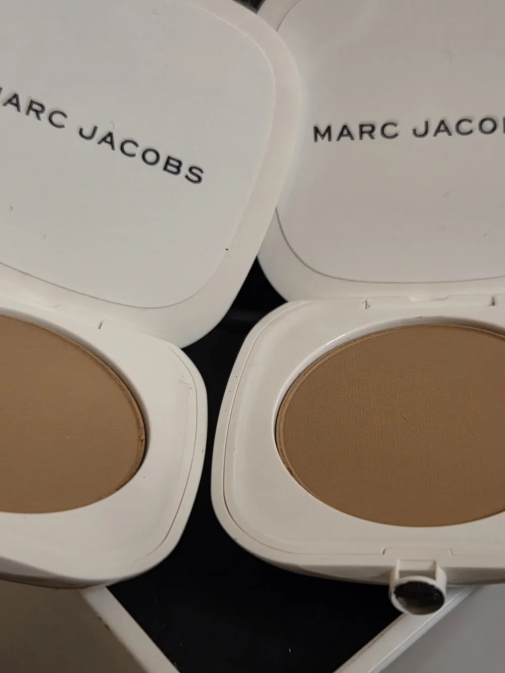 Lot of 2 Marc Jacobs Accomplice Instant Blurring Beauty Powder 104 Tan-Tastic 3